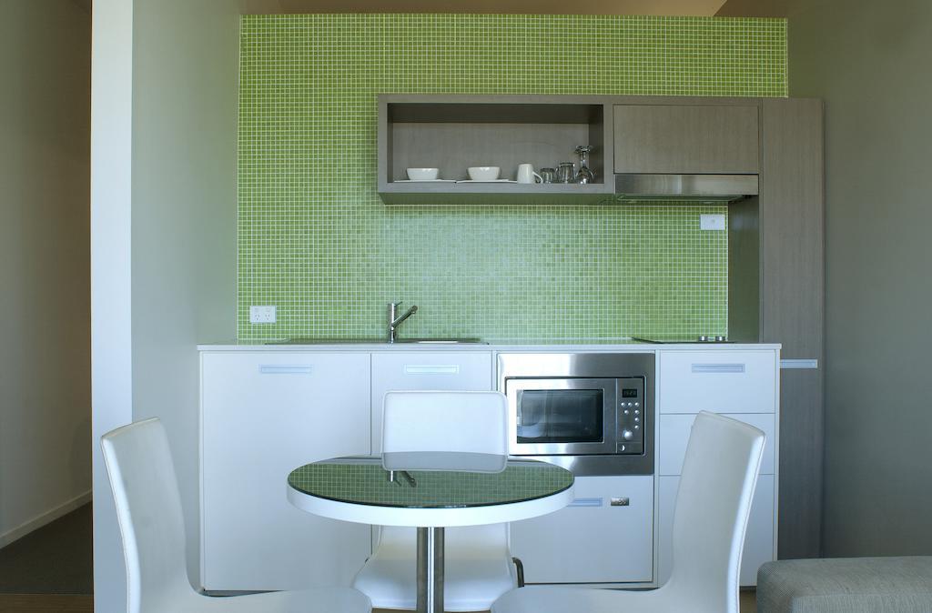 Abode Gungahlin Aparthotel Canberra Exterior photo