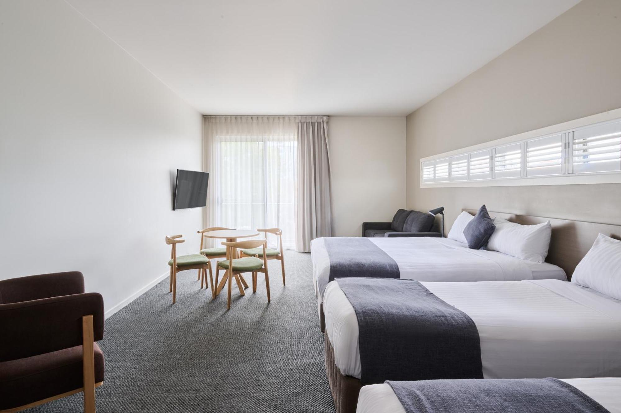 Abode Gungahlin Aparthotel Canberra Exterior photo