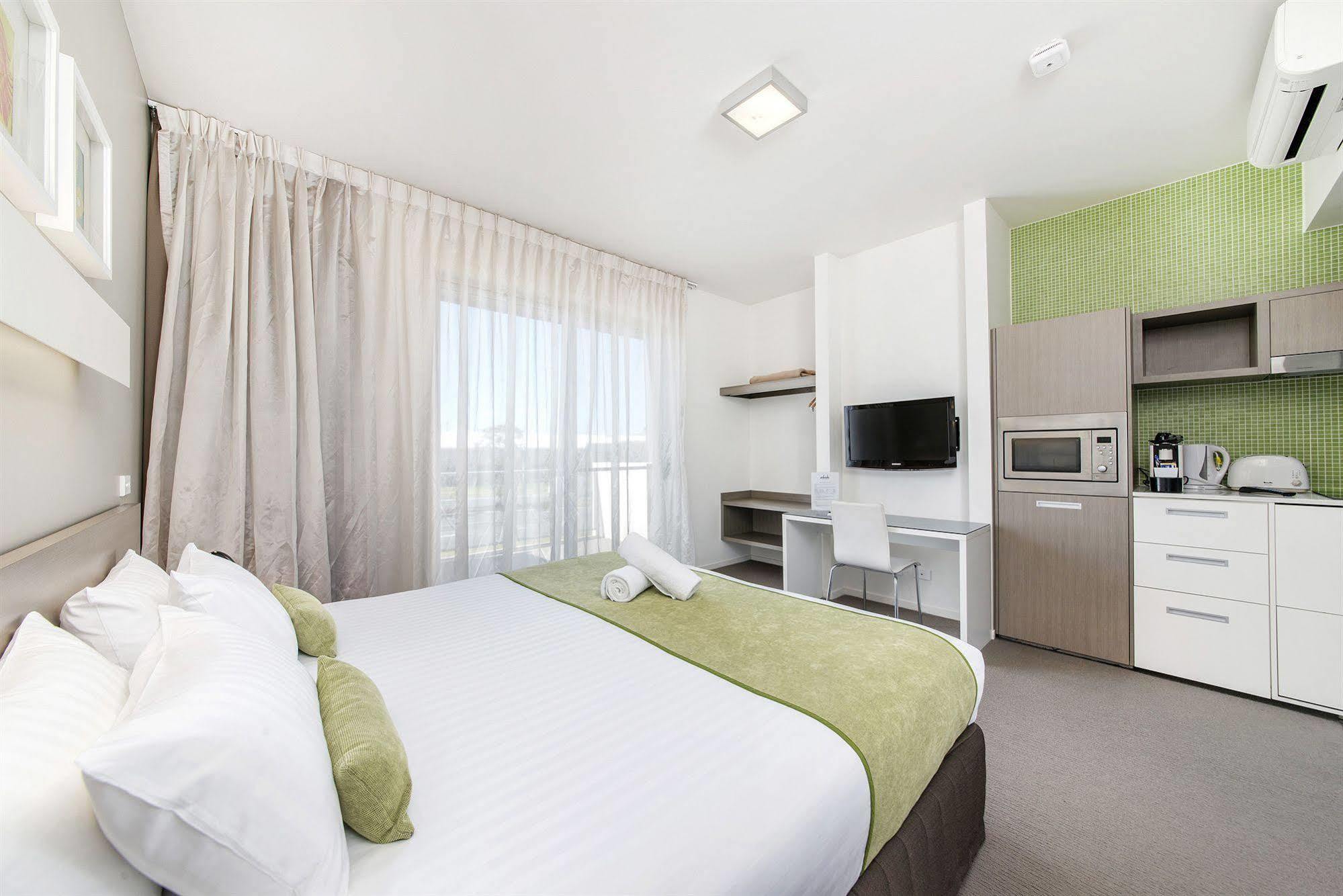 Abode Gungahlin Aparthotel Canberra Exterior photo