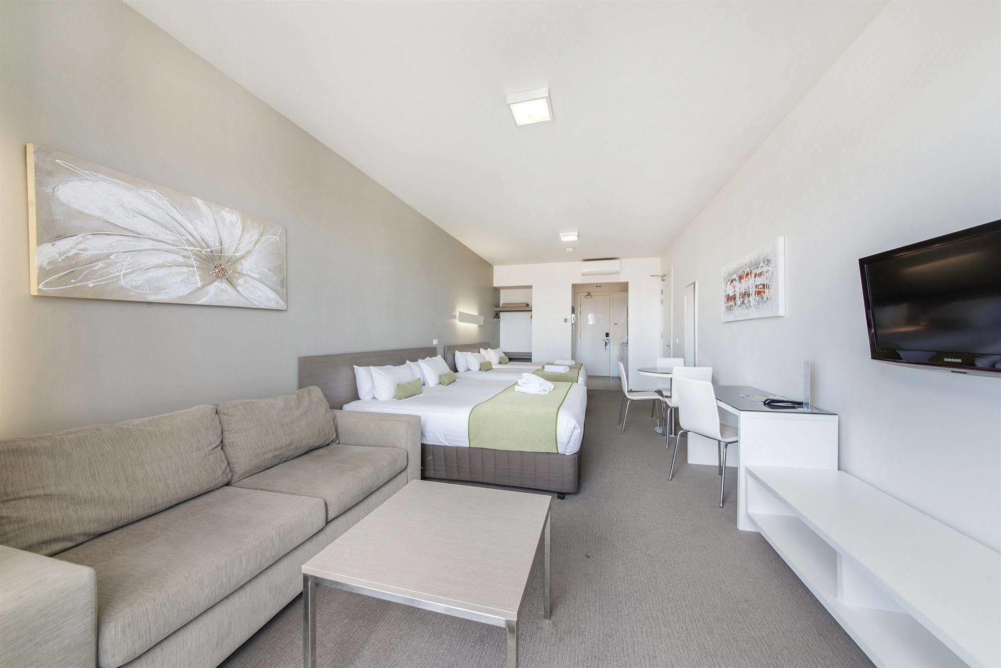 Abode Gungahlin Aparthotel Canberra Exterior photo